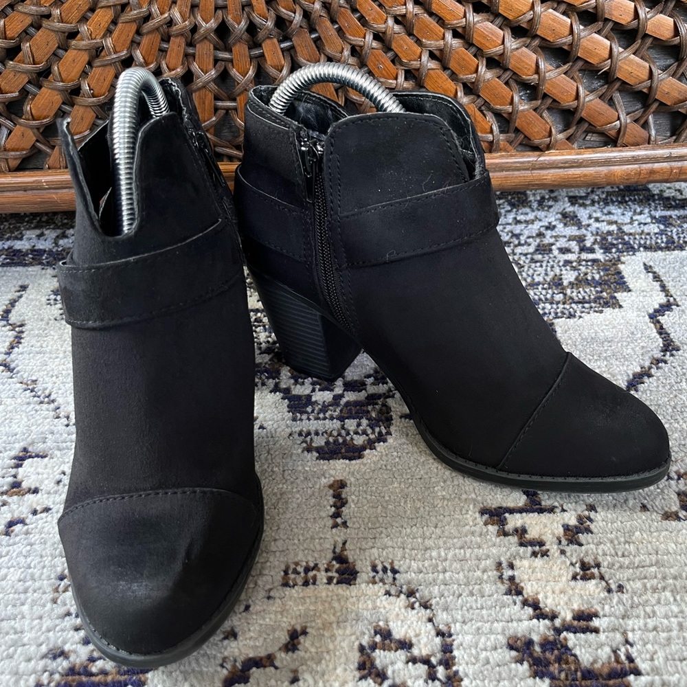 No Parking "Eleni" Black High Heel Boots - Women’s 7.5